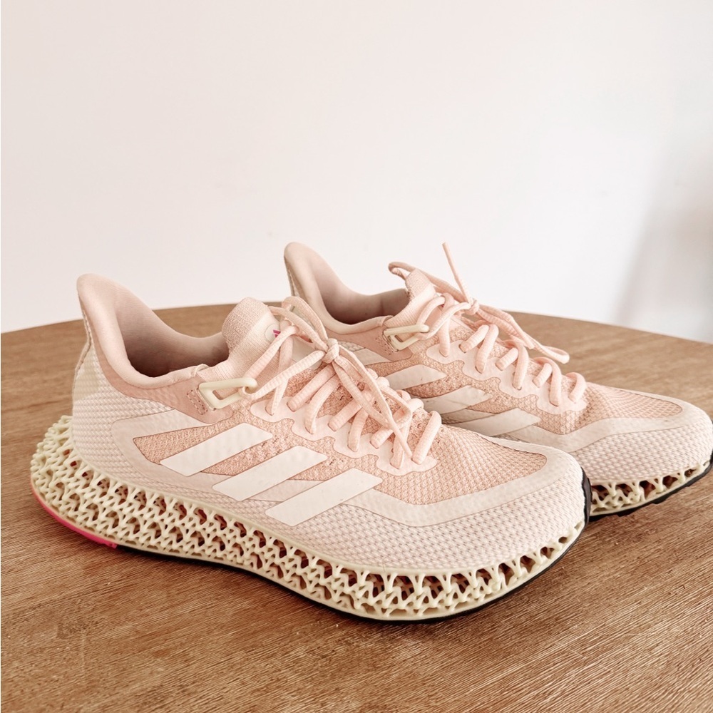 Adidas 4DFWD 2 in wonder quartz 8.5 women’s
